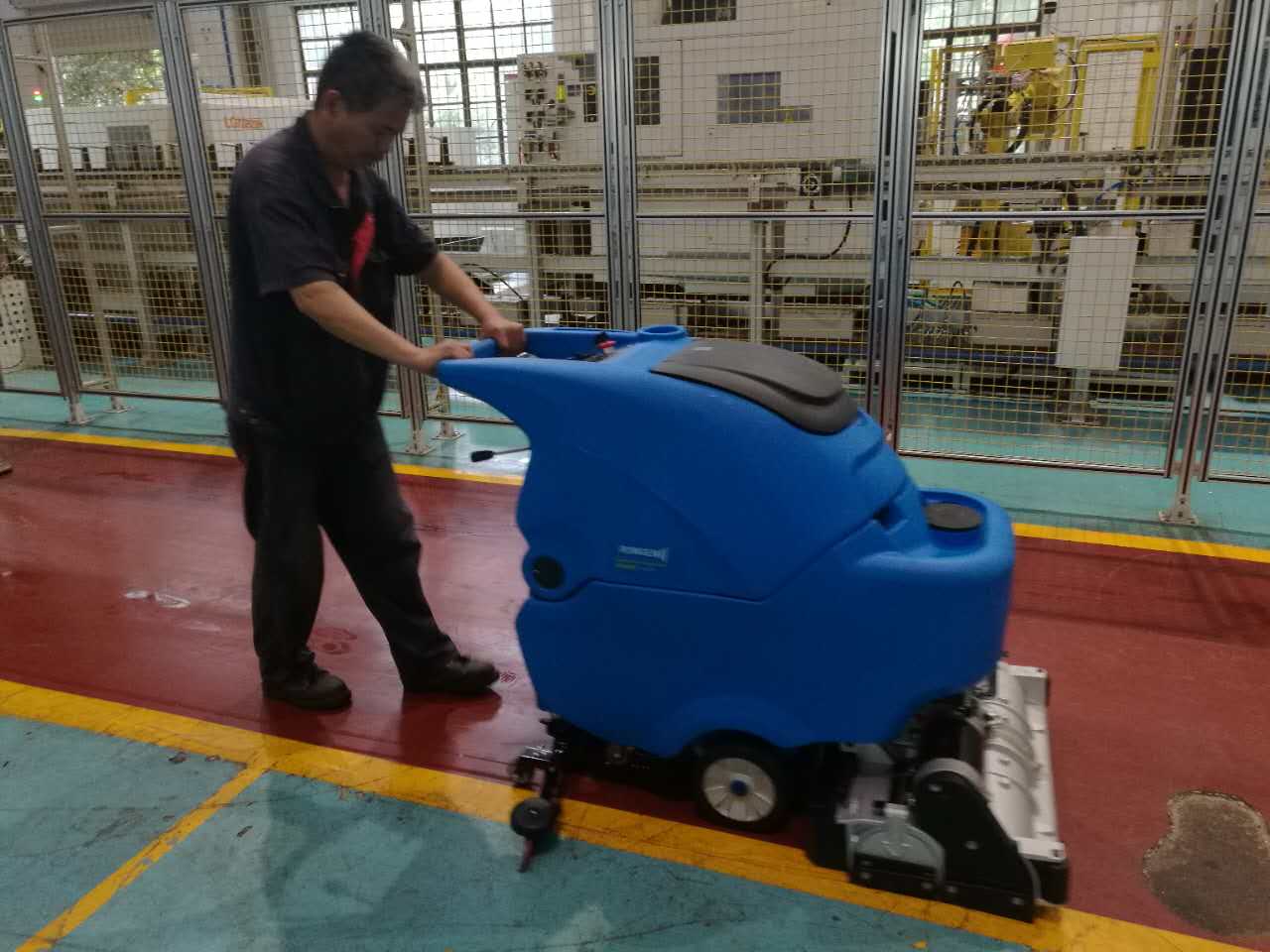 杏耀洗地机厂家教您如何解决洗地机吸水不干净的问题