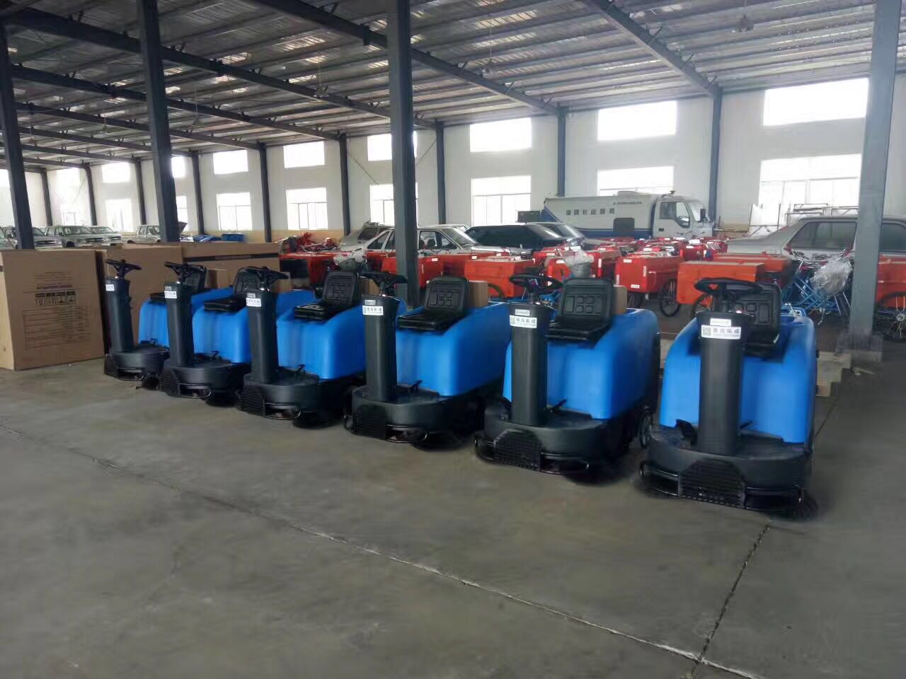 驾驶式扫地车随处可见，那它到底有什么优势?