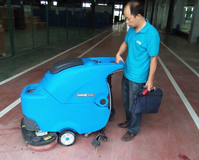 工厂地面清洁用杏耀洗地机大大节约劳动力