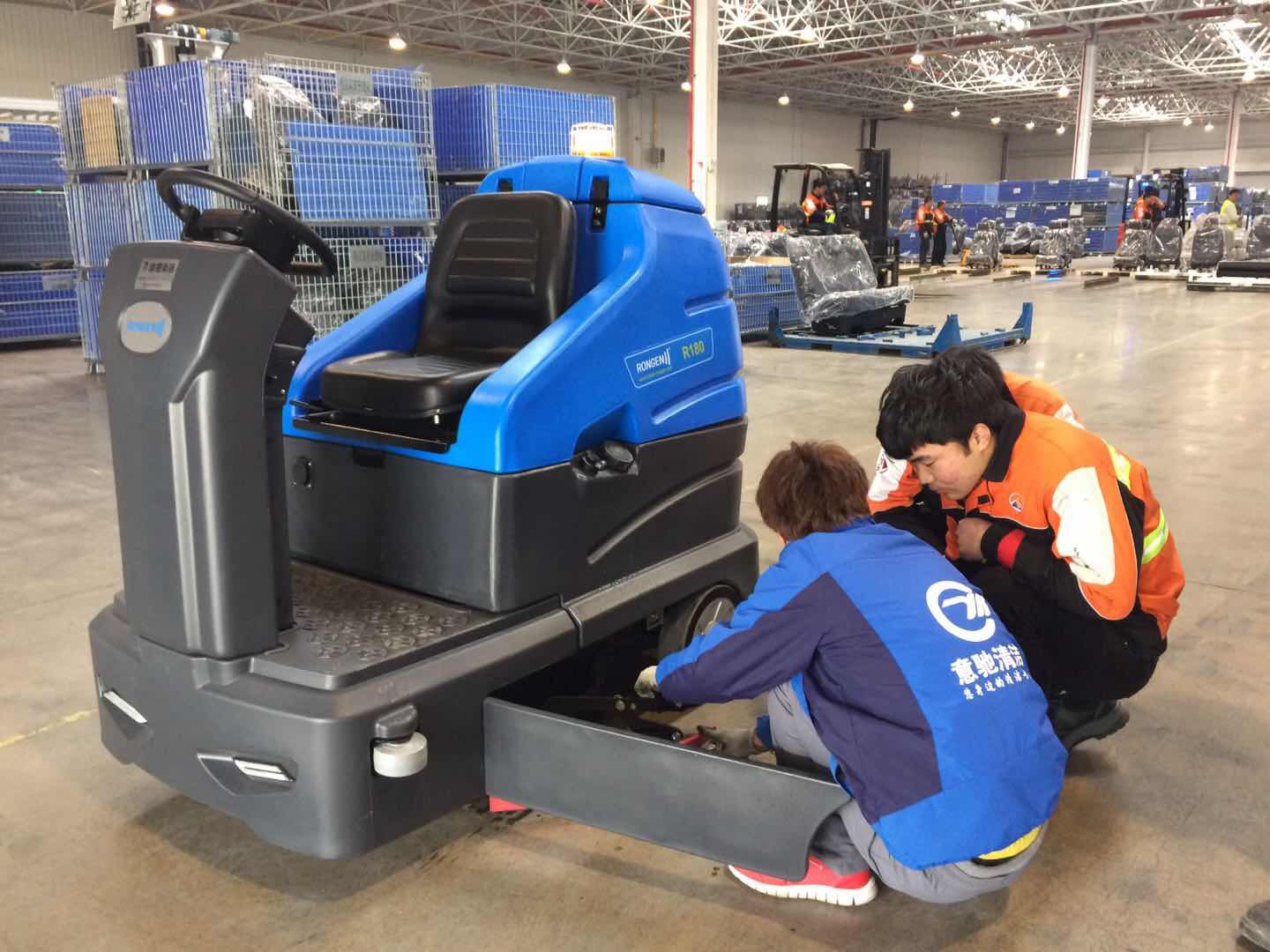 什么是驾驶式洗地机其作用是什么